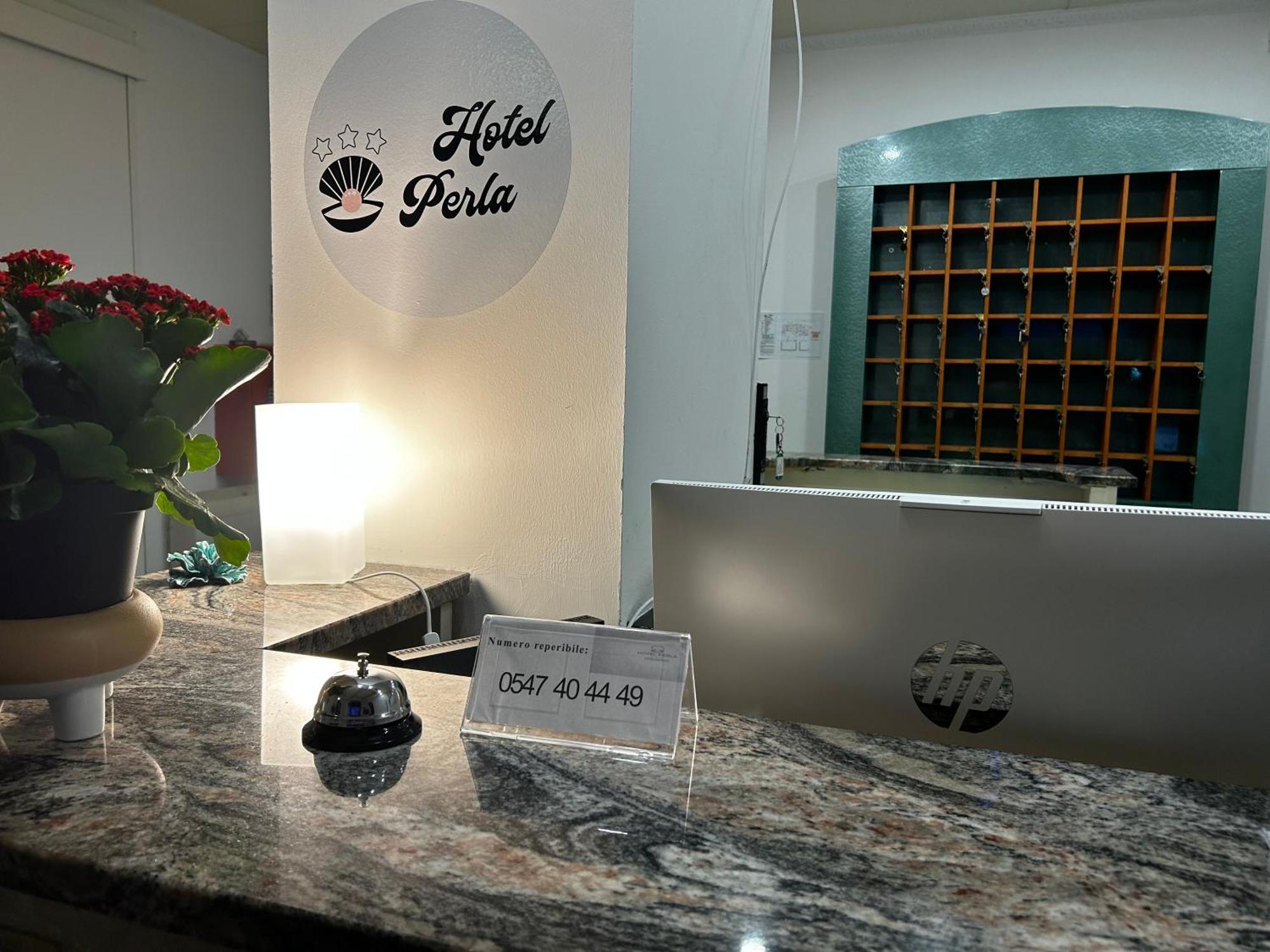 Hotel Perla Cesenatico Esterno foto