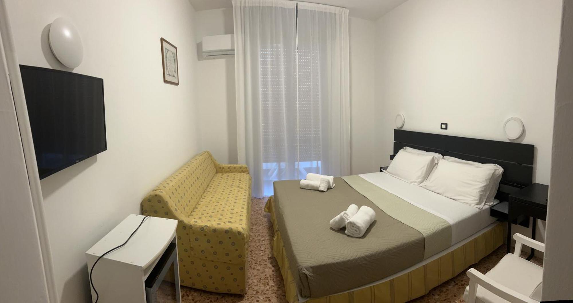 Hotel Perla Cesenatico Esterno foto
