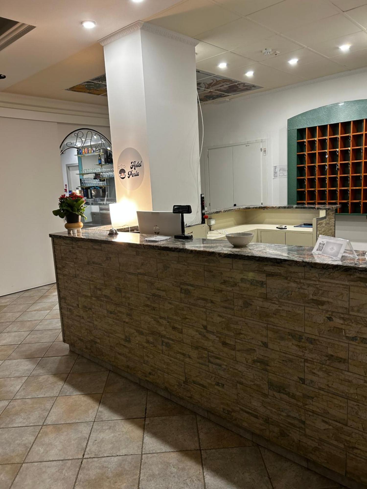 Hotel Perla Cesenatico Esterno foto